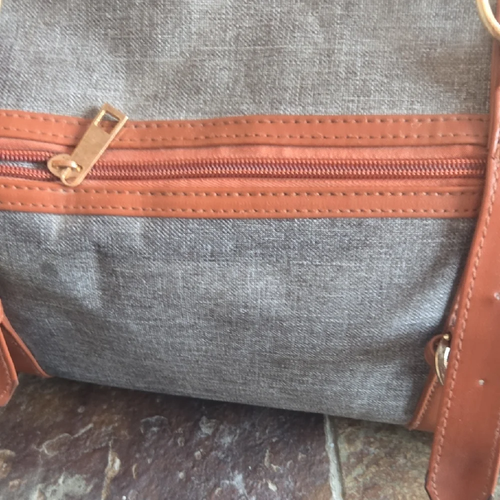 Tail Tan and Gray Pet Carrier